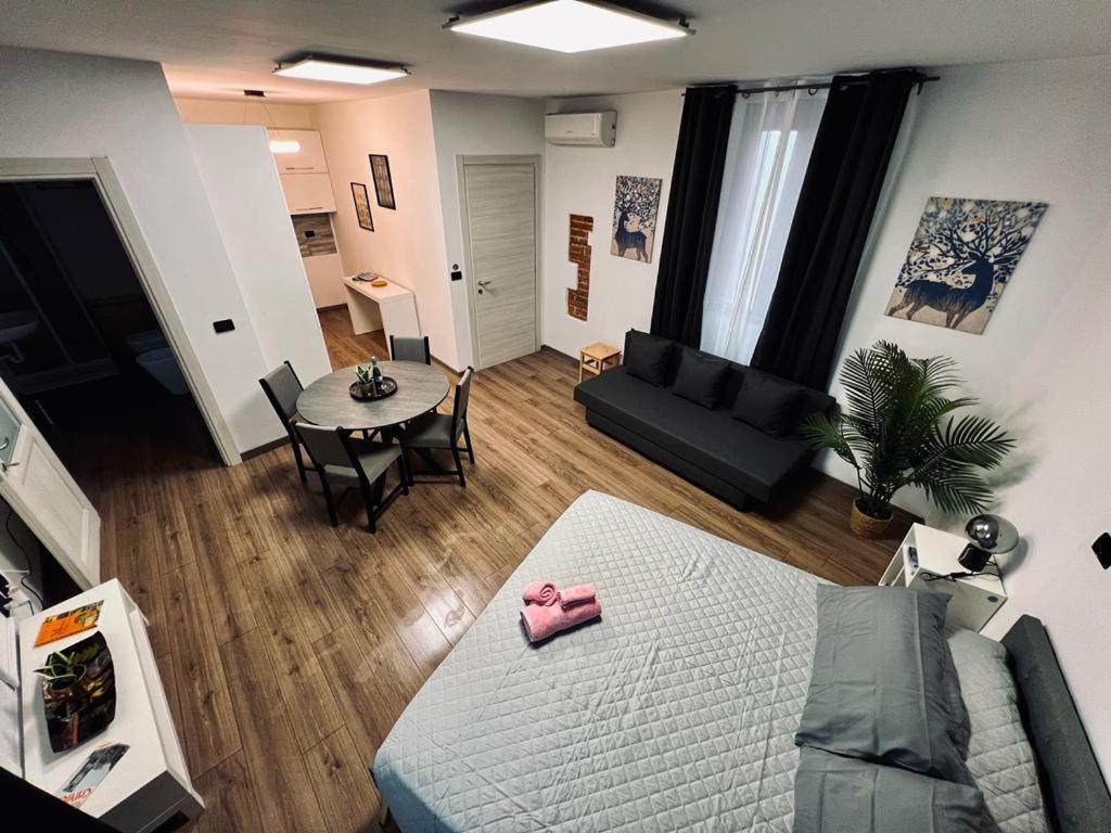 Regis B&B Appartamenti Centro Storico Chivasso Eksteriør bilde