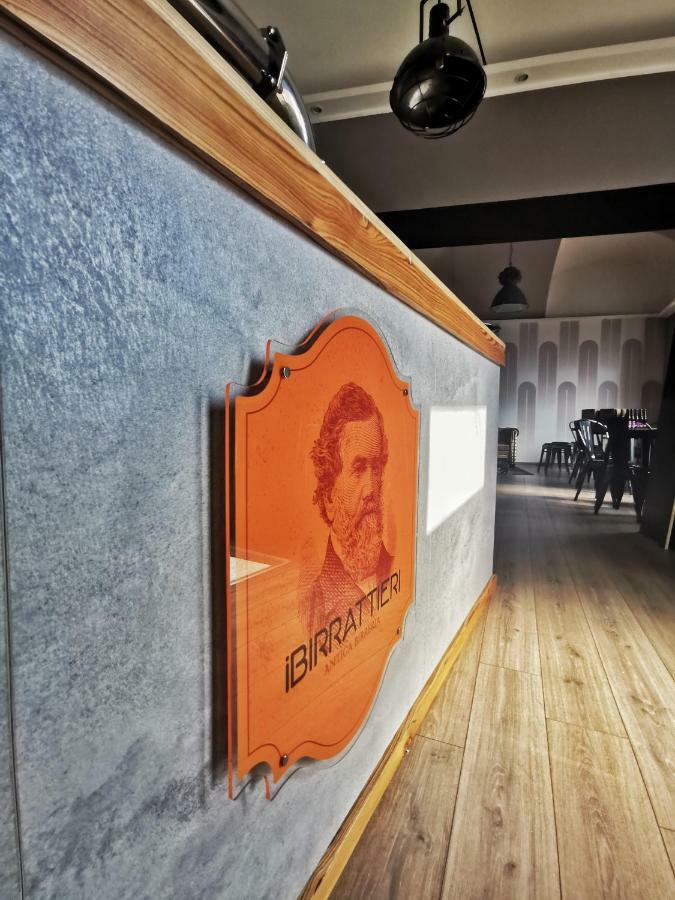 Regis B&B Appartamenti Centro Storico Chivasso Eksteriør bilde